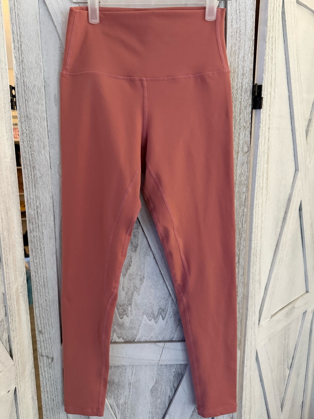 lululemon athletica Rosewood High-Rise leggings. Beautiful color! Size 6